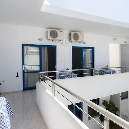 Aparthotel Maria's *